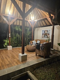Outdoor lounge