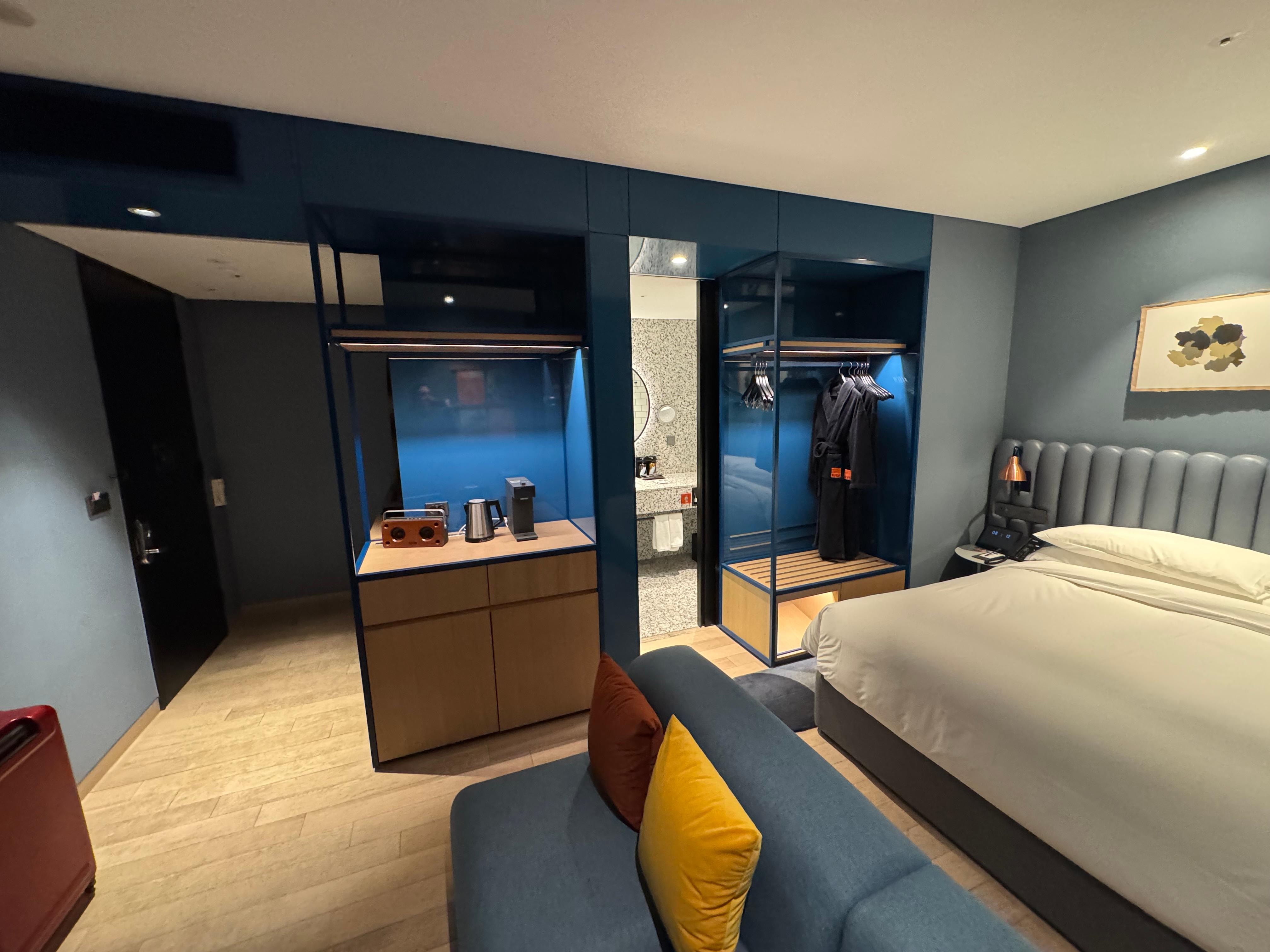 Creator Room, 1 King Bed, Non Smoking, City View