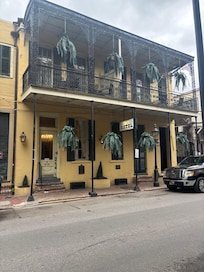 Main entrance to hotel.