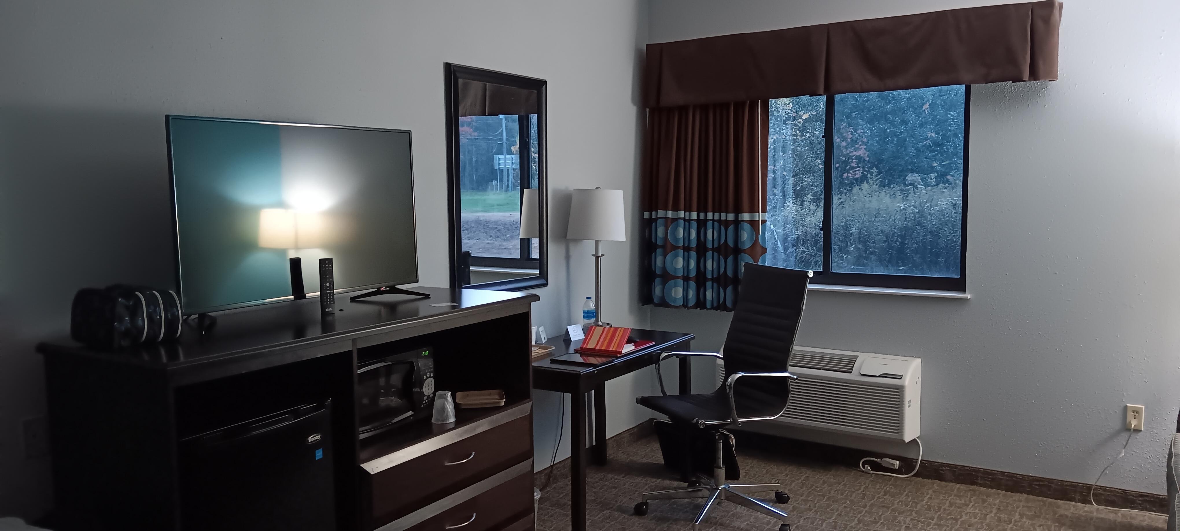 The window opens to fresh air and trees, could hear the birds. 