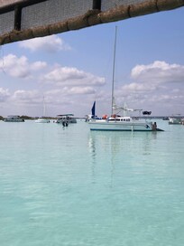 Baignade en face du Canal des Pirates. Eau magnifique partout! De toute beauté !