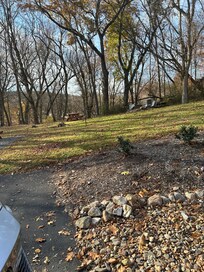 Lots of outdoor seating to enjoy.