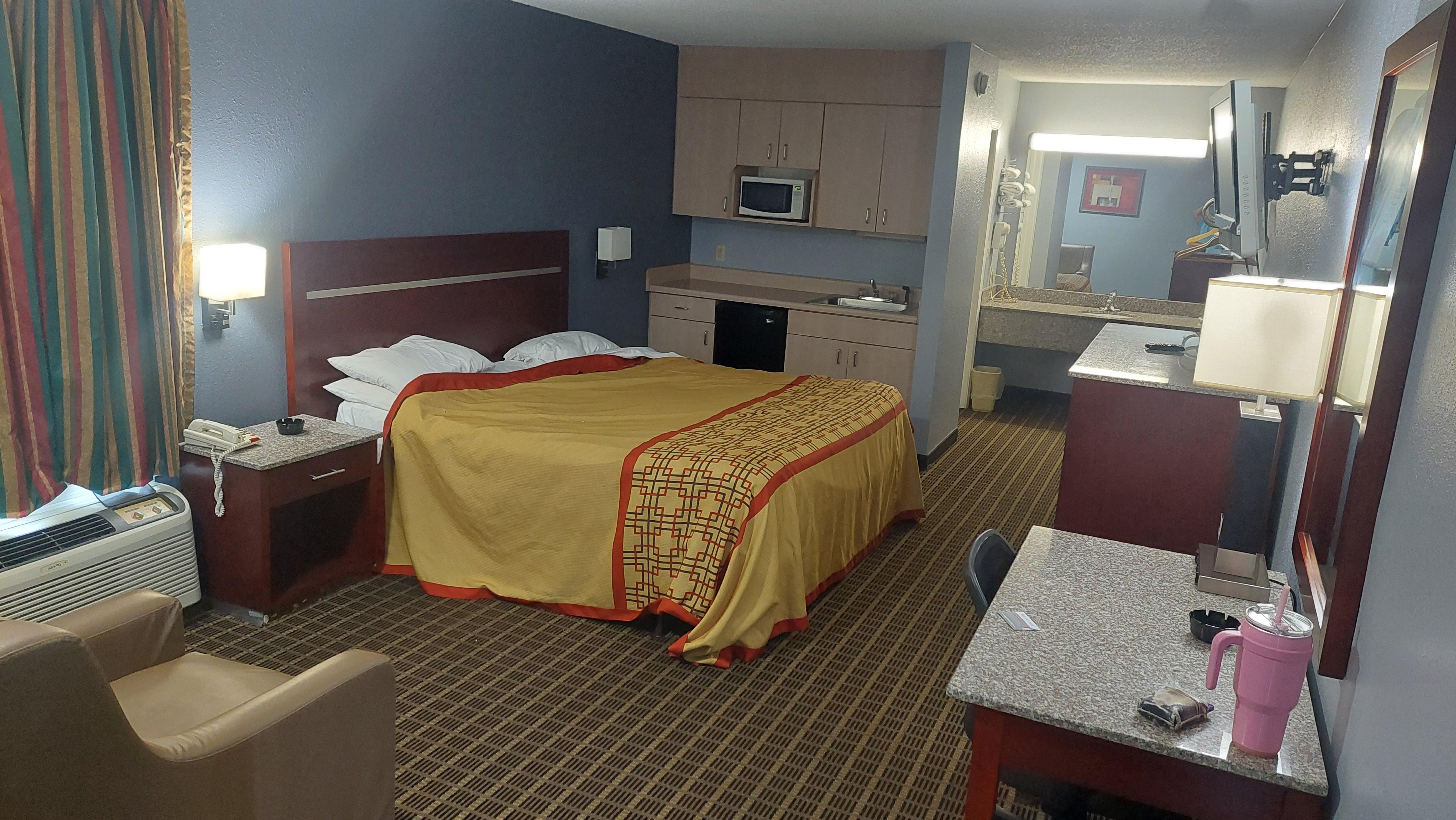 King size bed, extremely spacious.