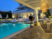 Excellent hotel for couples. We are on our 1 year wedding anniversary trip.