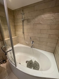 Bathtub