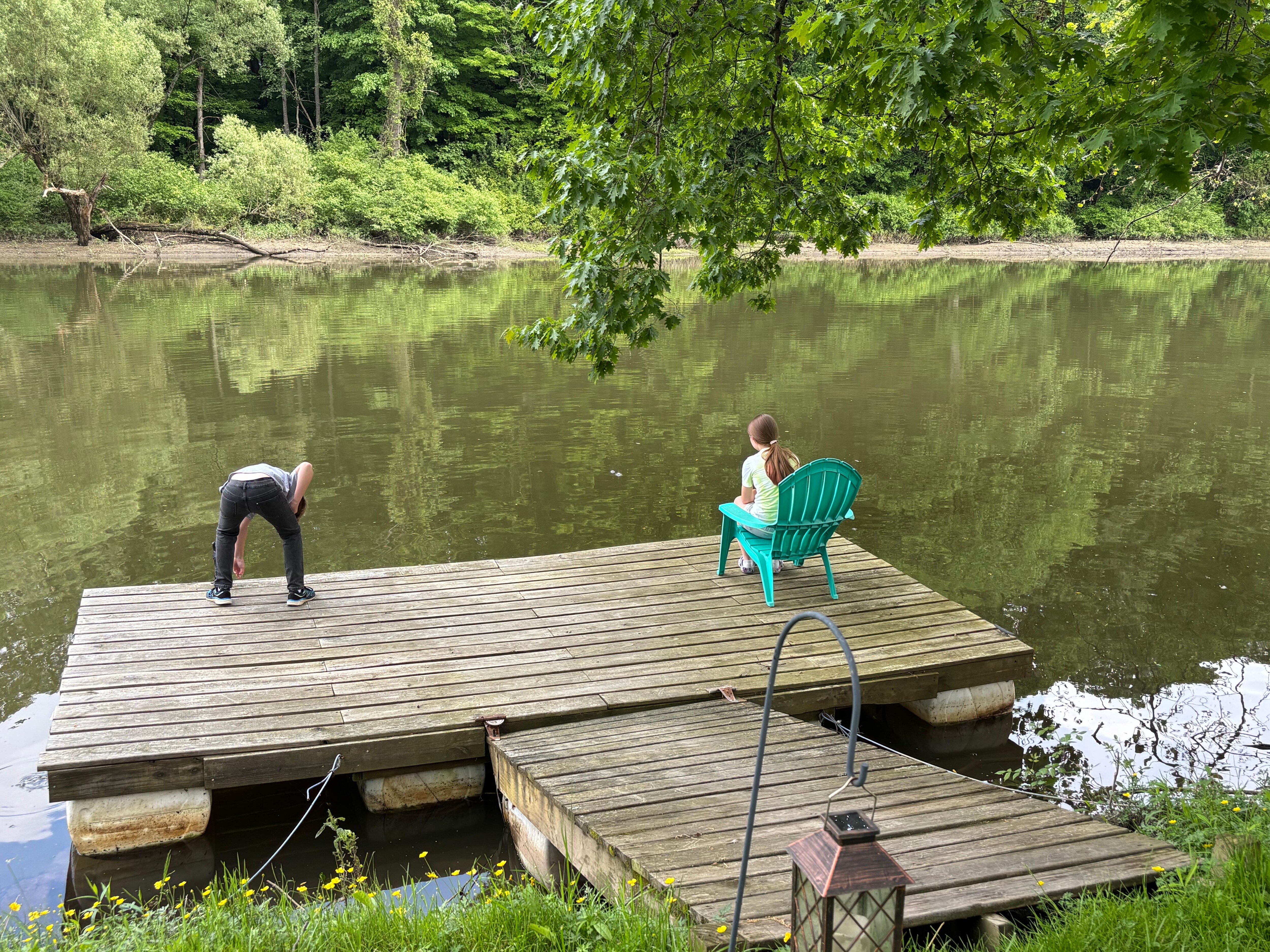 The kids enjoying the dock. 