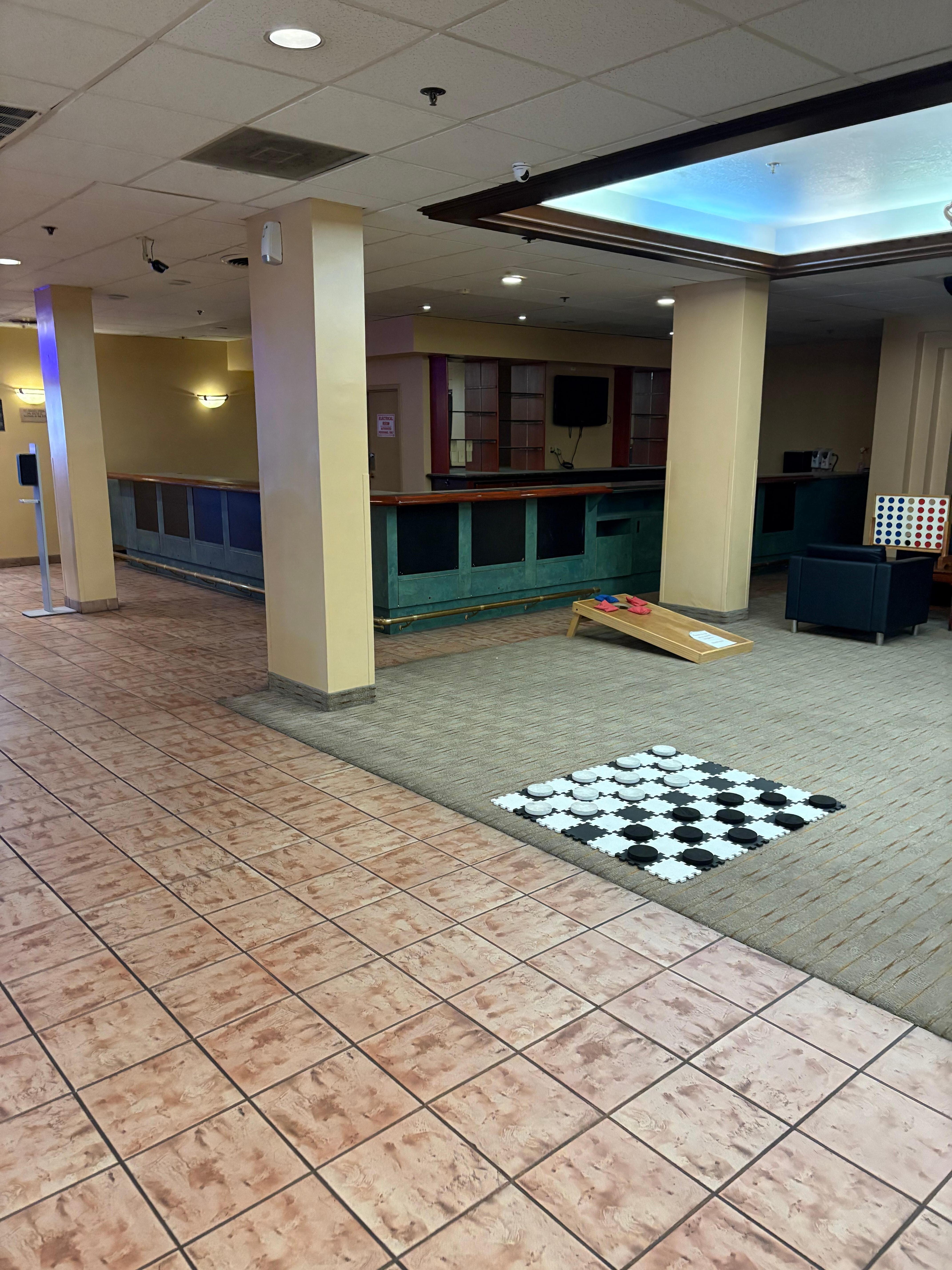 The non existent bar in lobby