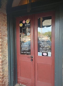 New Favorite Resturaunt in Cave Spring, Georgia