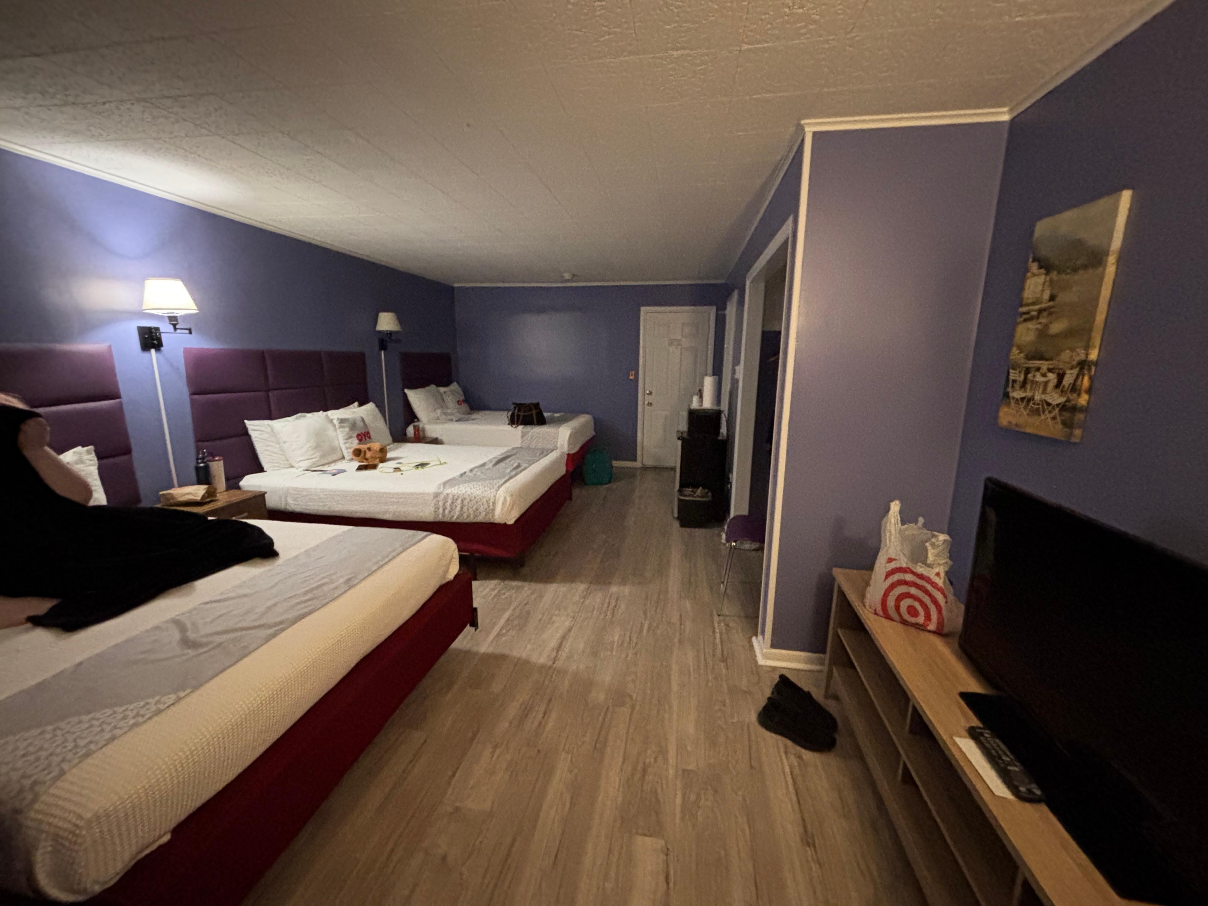Big room, microwave, mini fridge. Plenty of space and clean. 