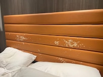 I didn’t like this condition of the bed, everything else looks good and new.