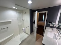 1 king suite - bathroom