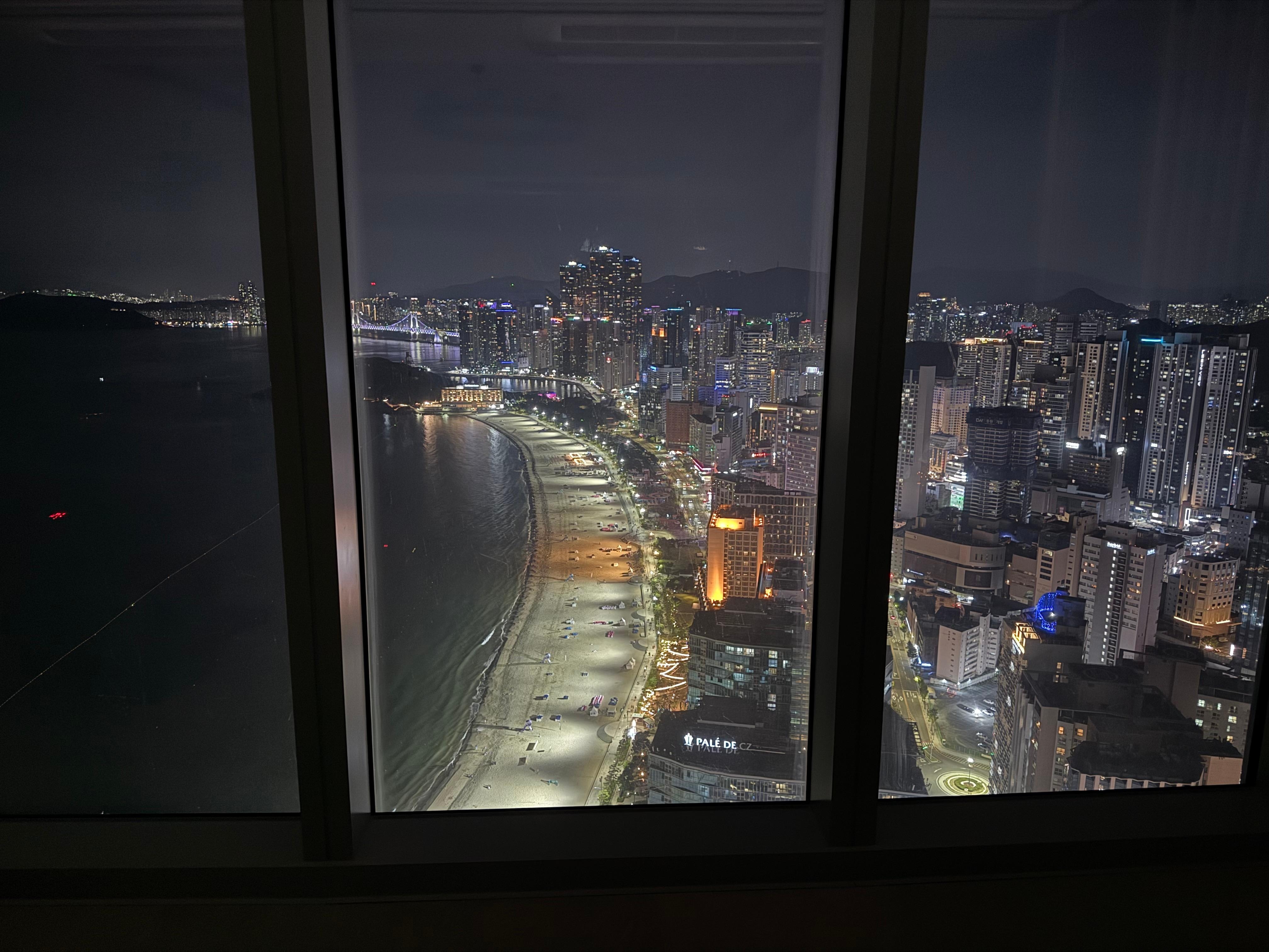 The night view from the apartment 