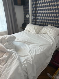 Day 1 床褥有損壞