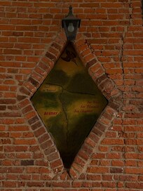 Detail in courtyard archway