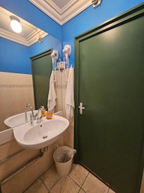 Reception toilets