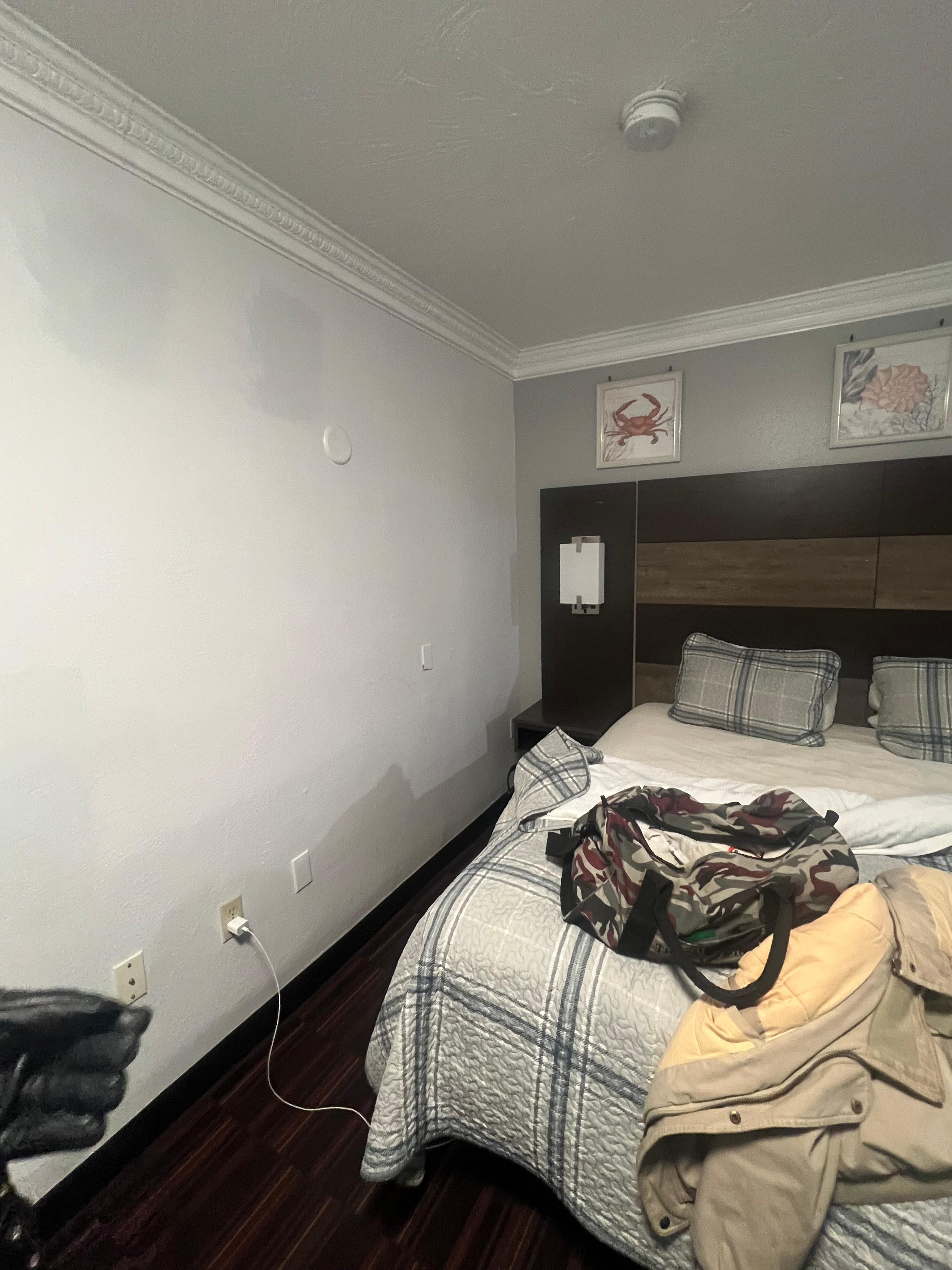 Smelt like mold, sheets are yellow