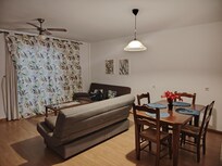 Pièce agréable avec beau balcon