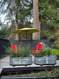 Deck area behind the hot tub