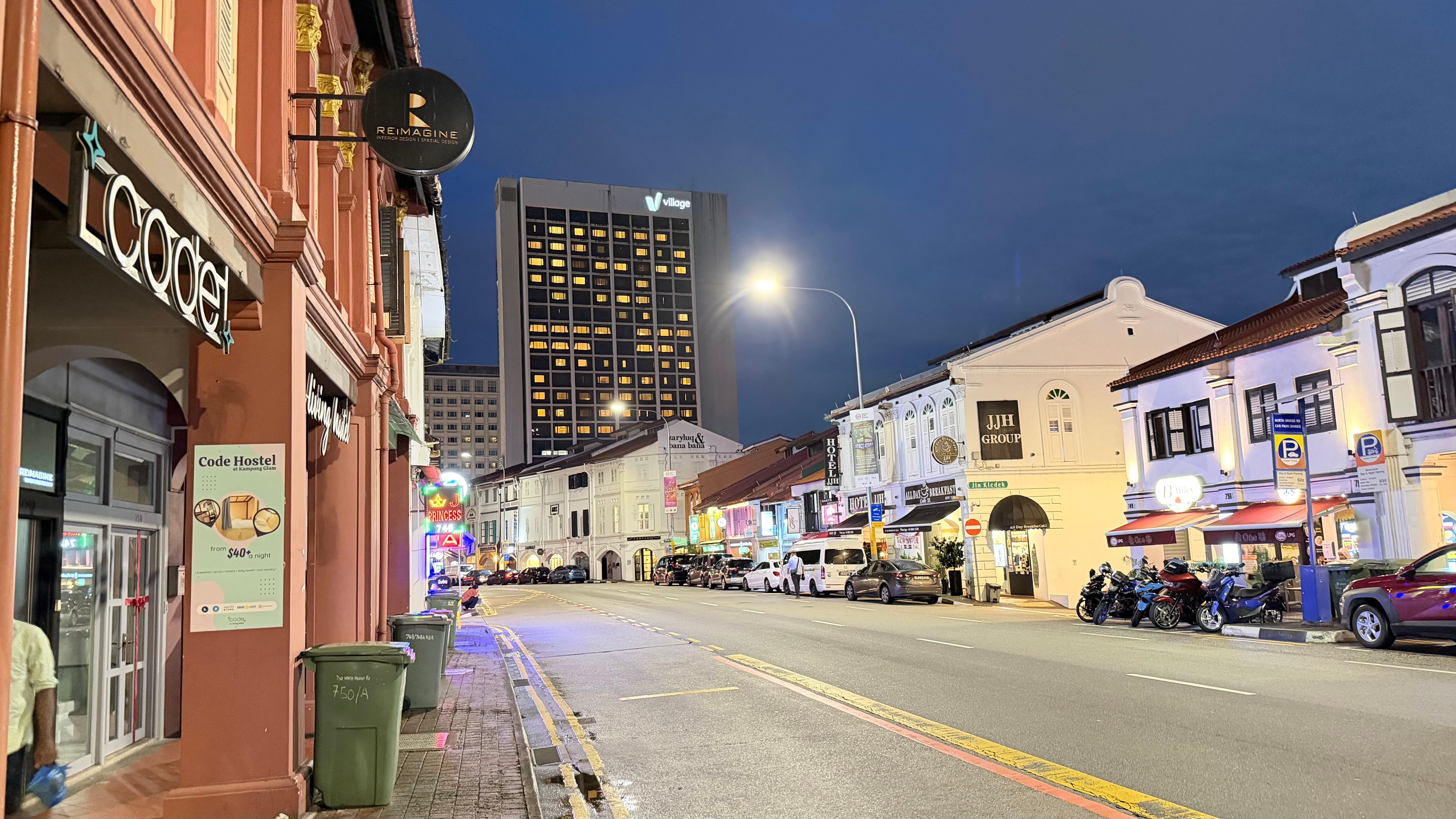 Neighborhood of hotel 