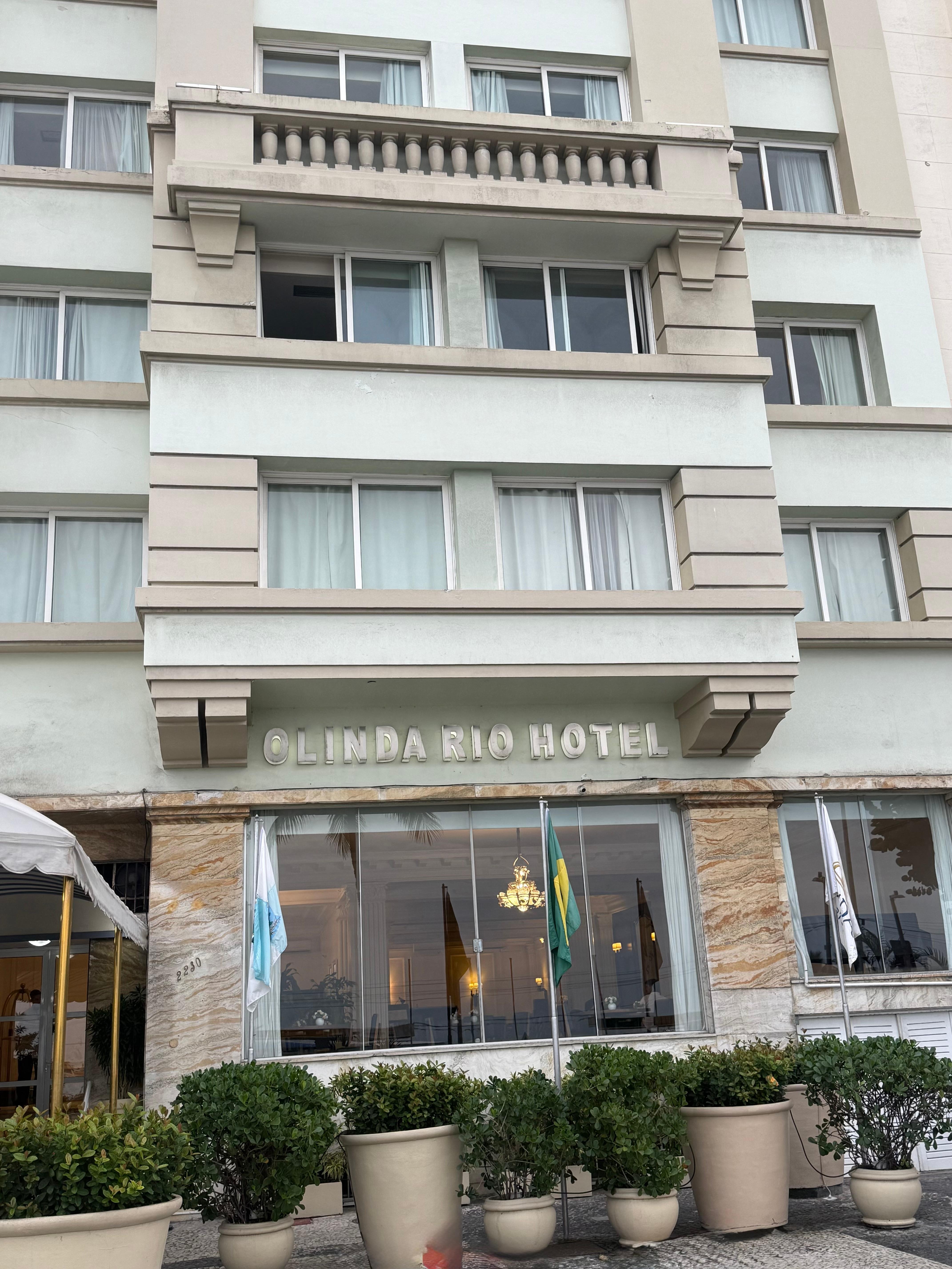 From of the hotel. Enfrente del hotel. Beautiful view. 