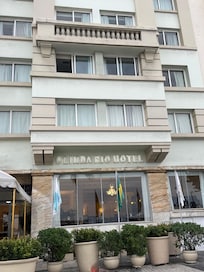 From of the hotel. Enfrente del hotel. Beautiful view.