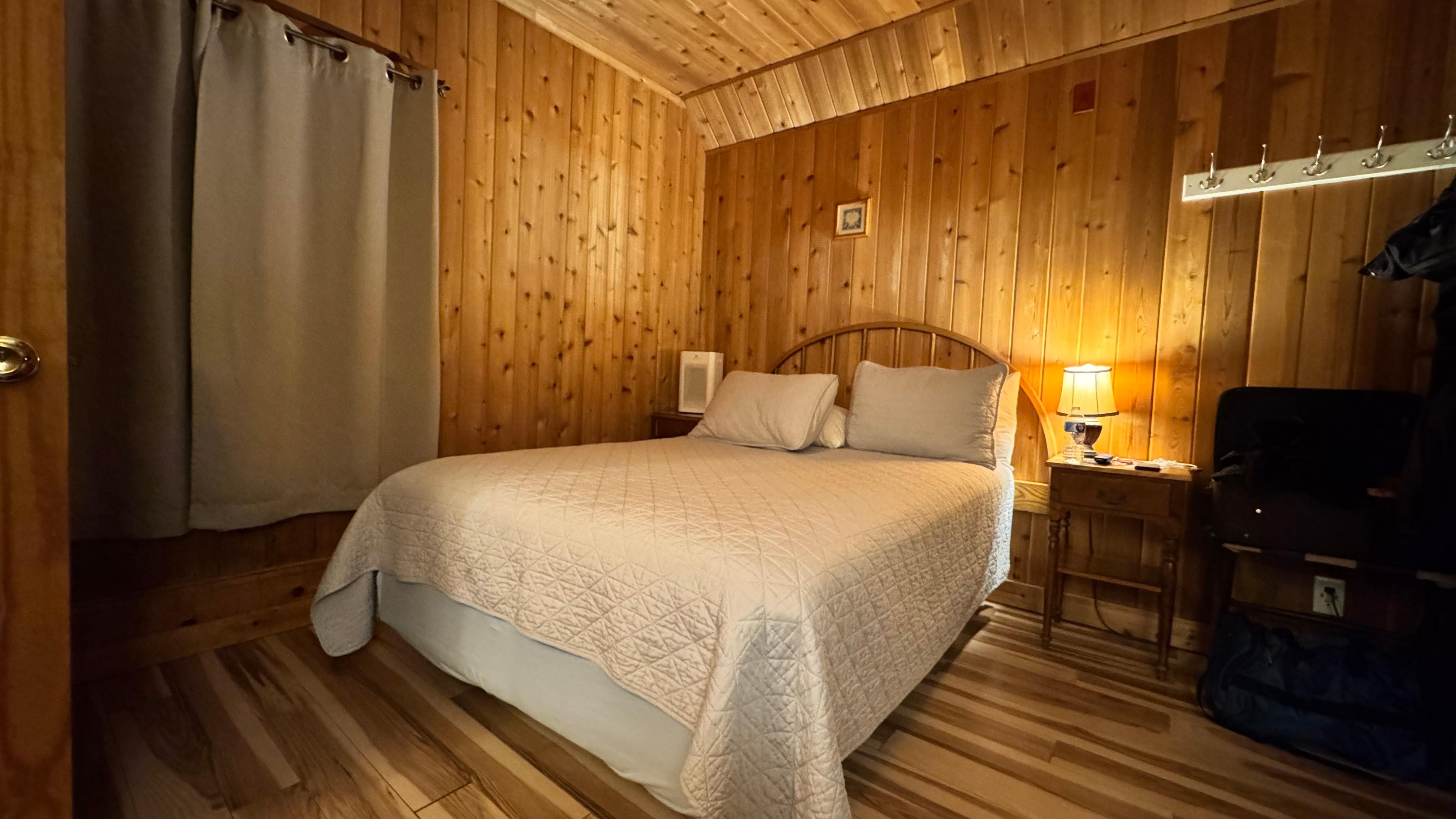 Double bed room, 3rd floor (unit 15)