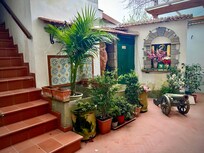 Courtyard access to flats