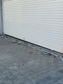 Puerta garaje que no cierra bien