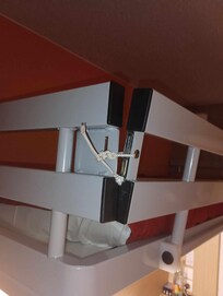 Lit superposé
La barrière tiens avec une corde