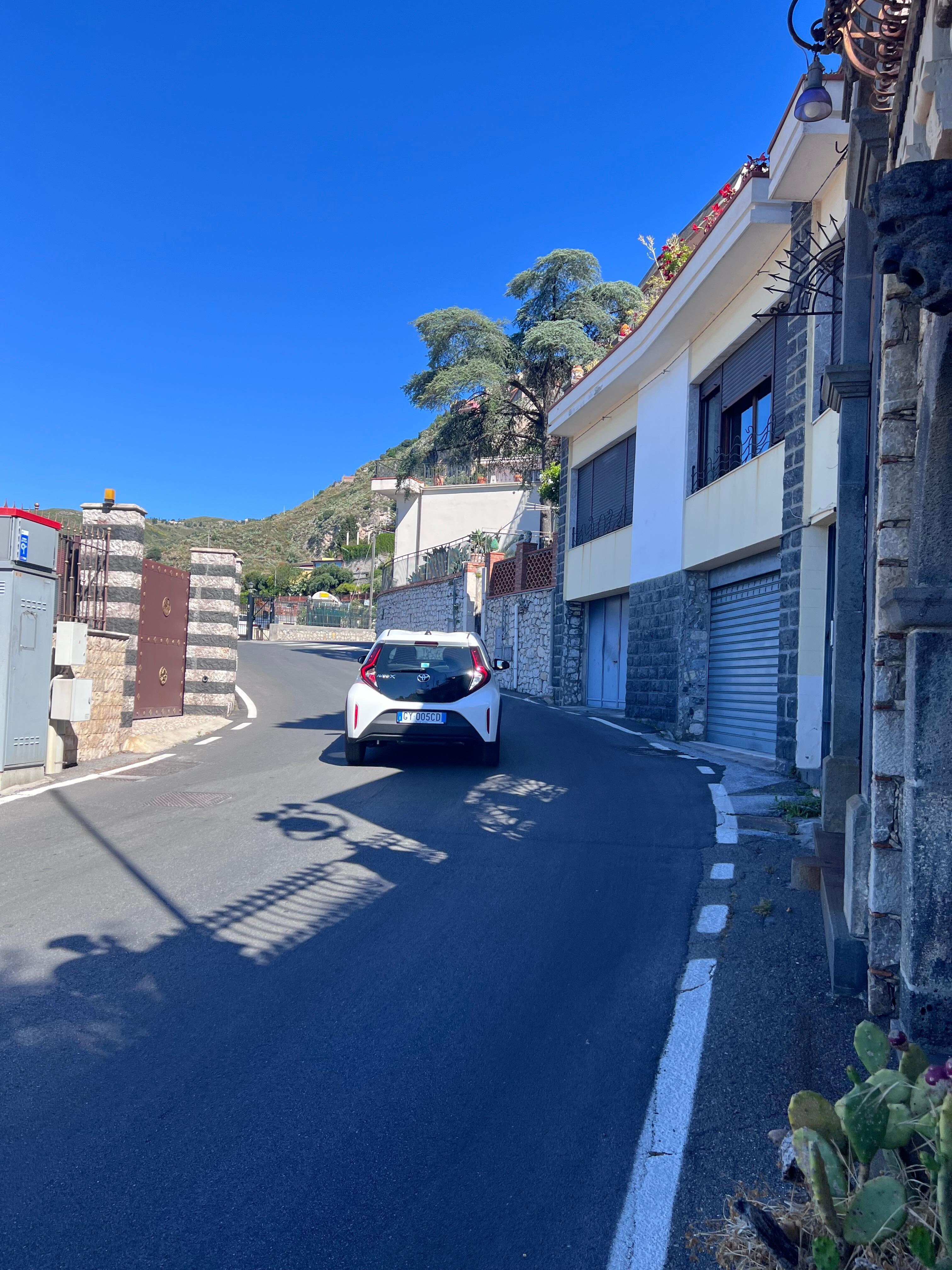 NO possibiltiy to park your car