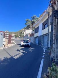 NO possibiltiy to park your car