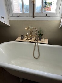Tub