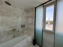 bathroom with view of the Restauraudores plaza and monument