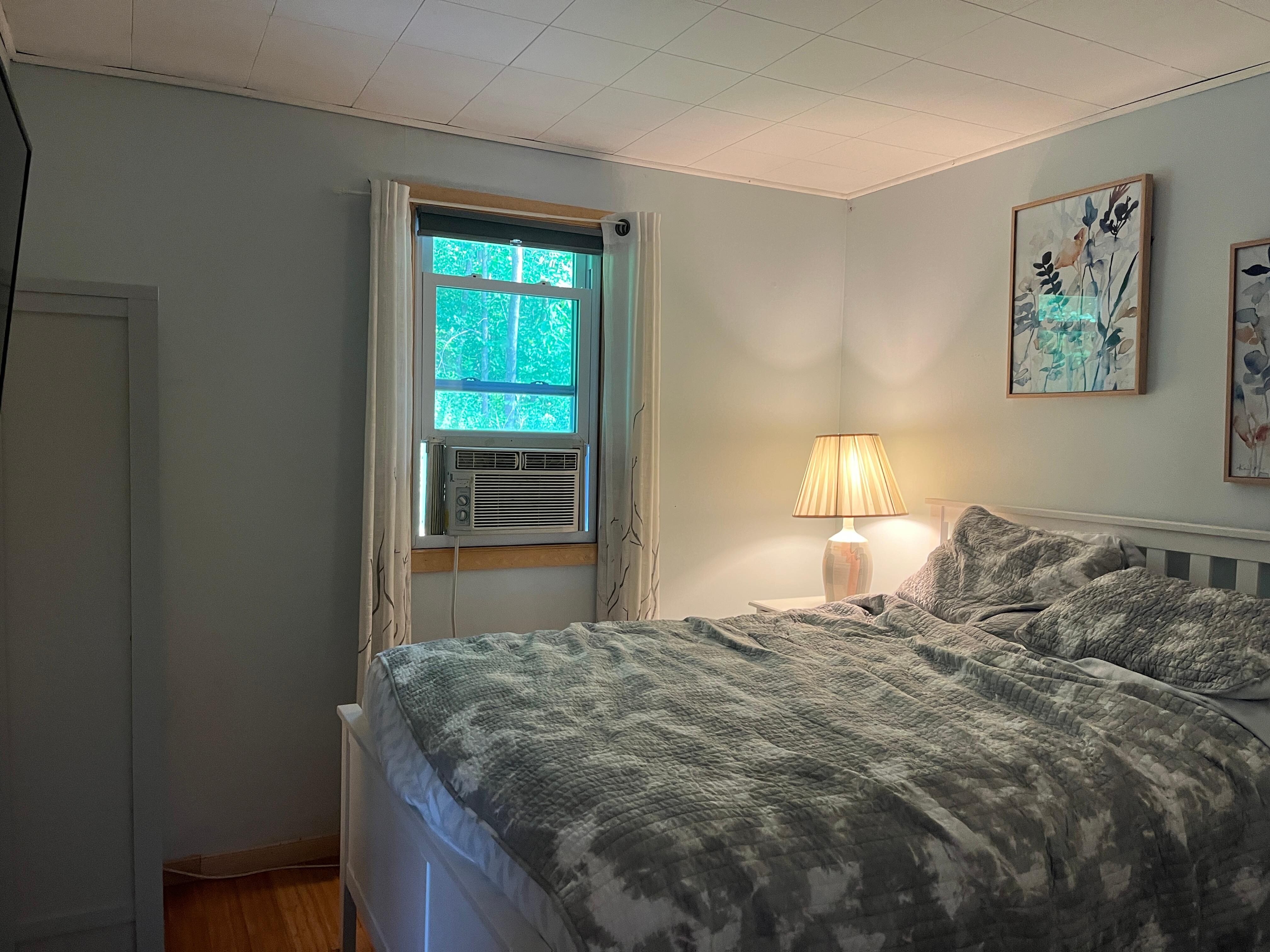 Queen bedroom 