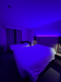 Zimmer für 2 Erwachsene und 1 Kind bei der Ankunft.
