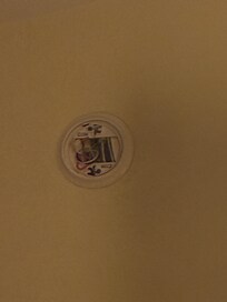 Smoke detector had no battery or cover