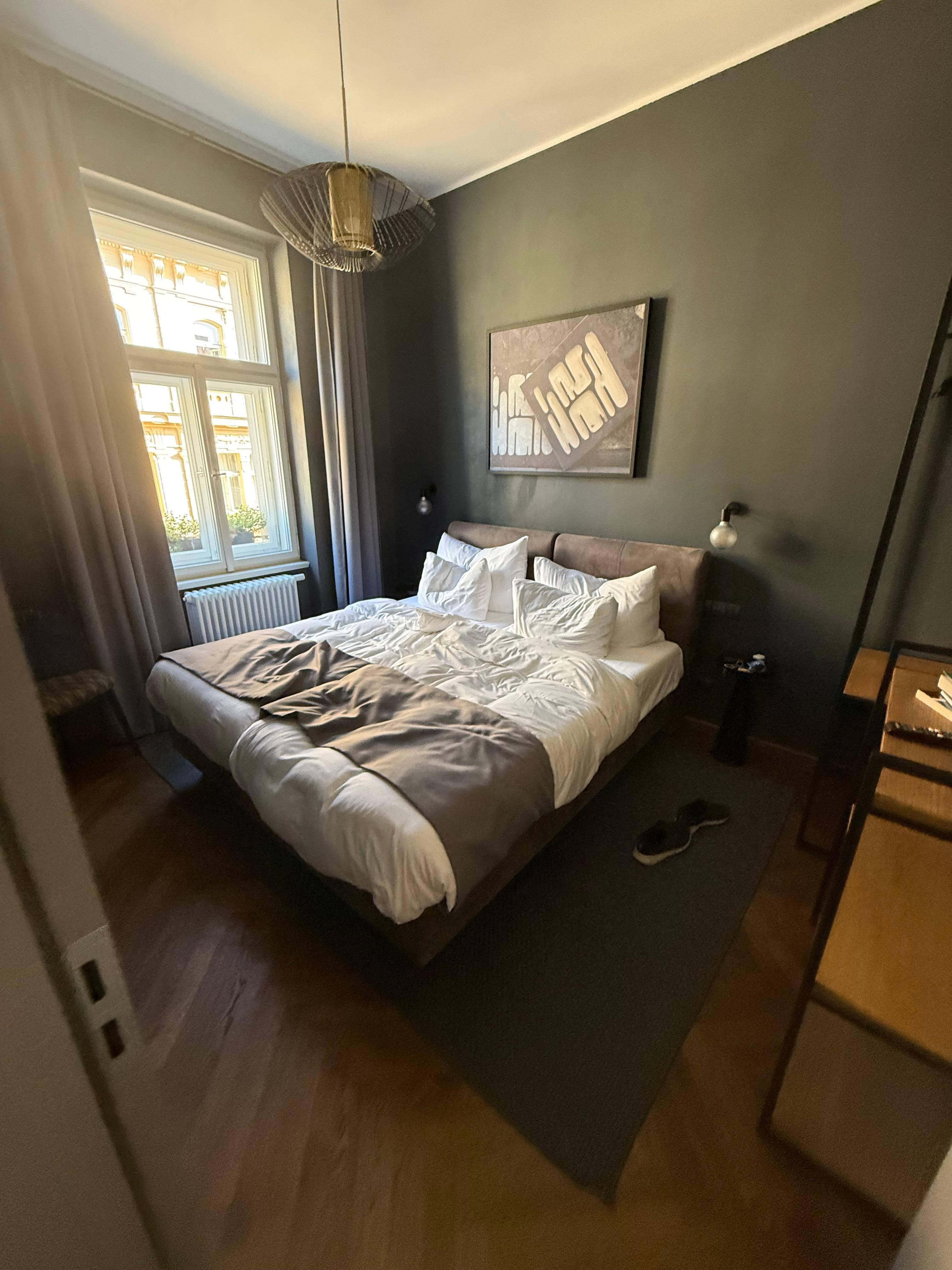 Two bedrooms. American twins in one and American king in other. All with American mattresses which were super comfy