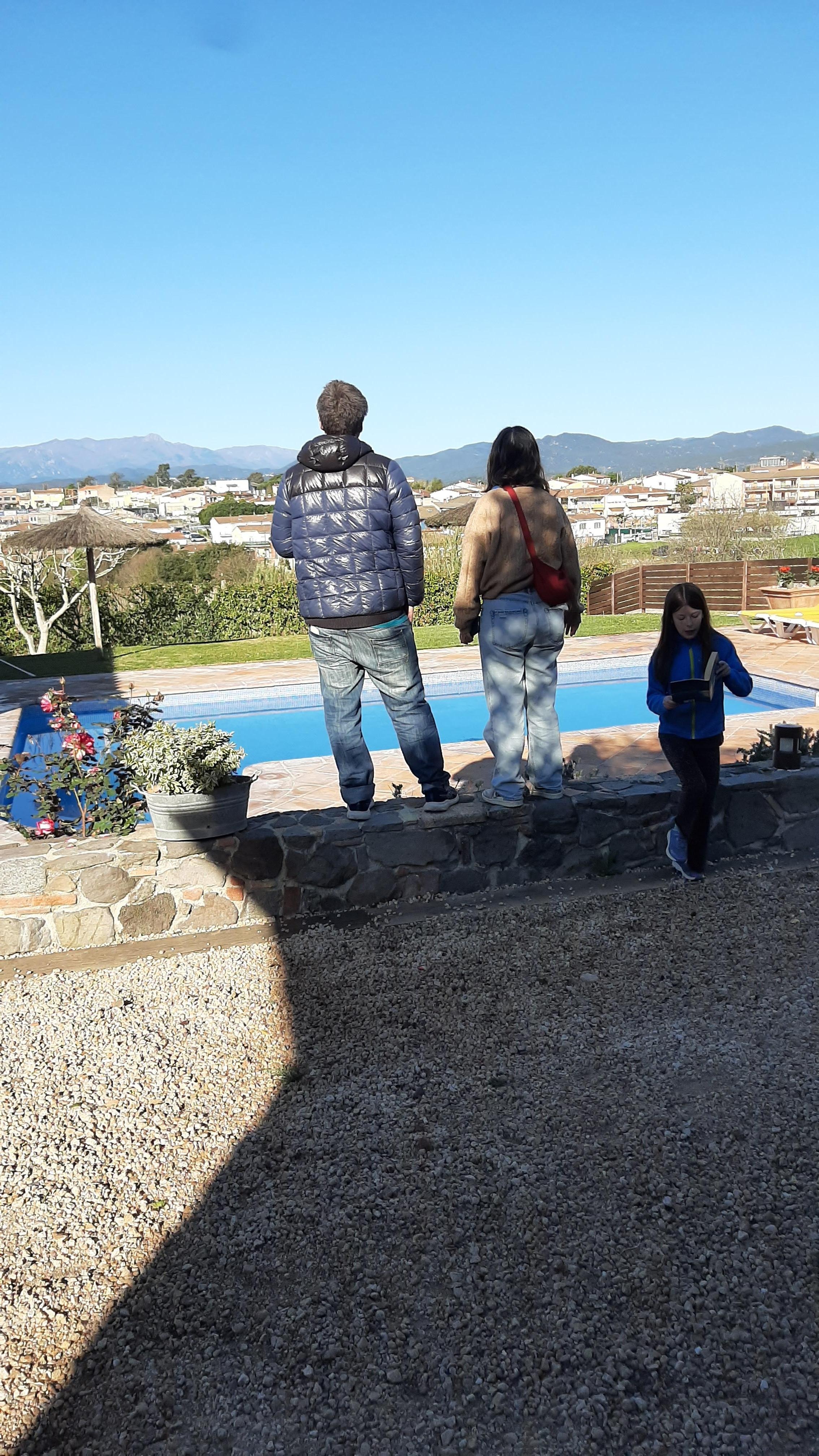 Nice clean swimming pool 