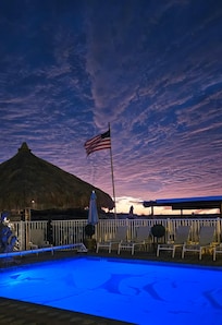 The pool is not heated to 85 as advertised, this is one of the main reasons we chose to stay here in December The Nikki bar is not adjoining to pool area , so no poolside drinks. The sunset is something though.