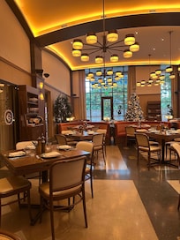 The restaurant in the hotel