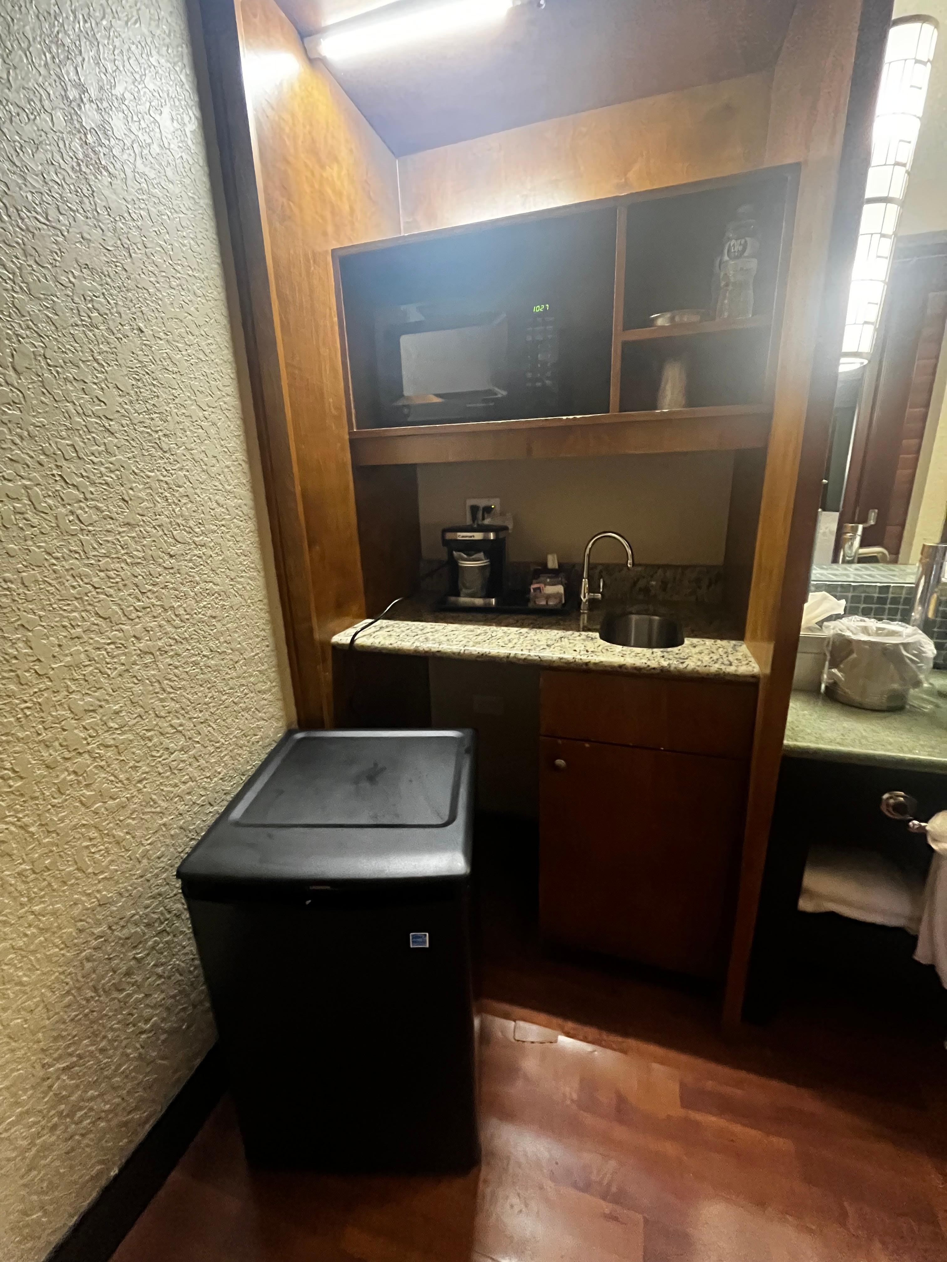 Between the mechanical failures, the disregard for a child’s medical needs, and the hidden fees, I would strongly advise families—especially those with dietary restrictions—to stay elsewhere. This was a nightmare from start to finish.