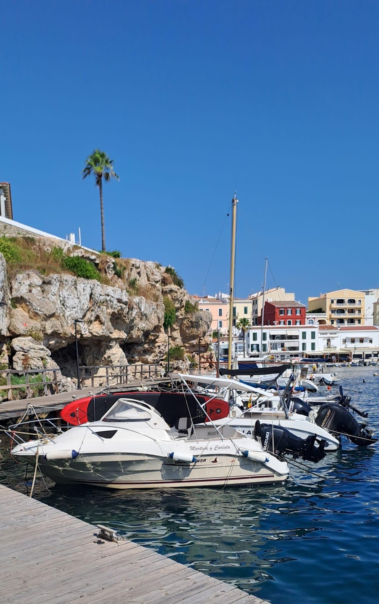 Tranquil Harbour area, great for a walk. 