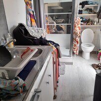 Cuisine, douche, WC.