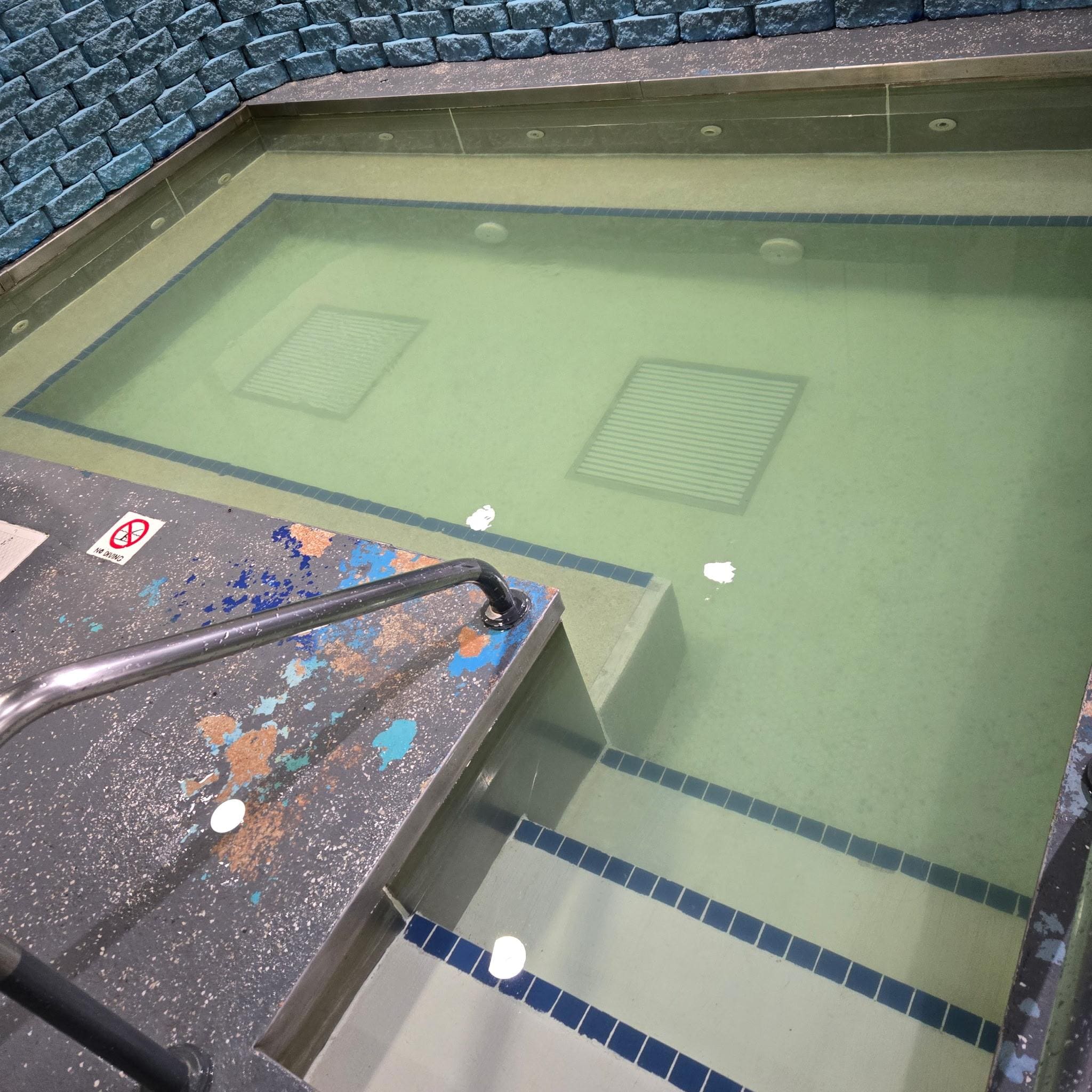 Hottub that was freezing, just refilled it