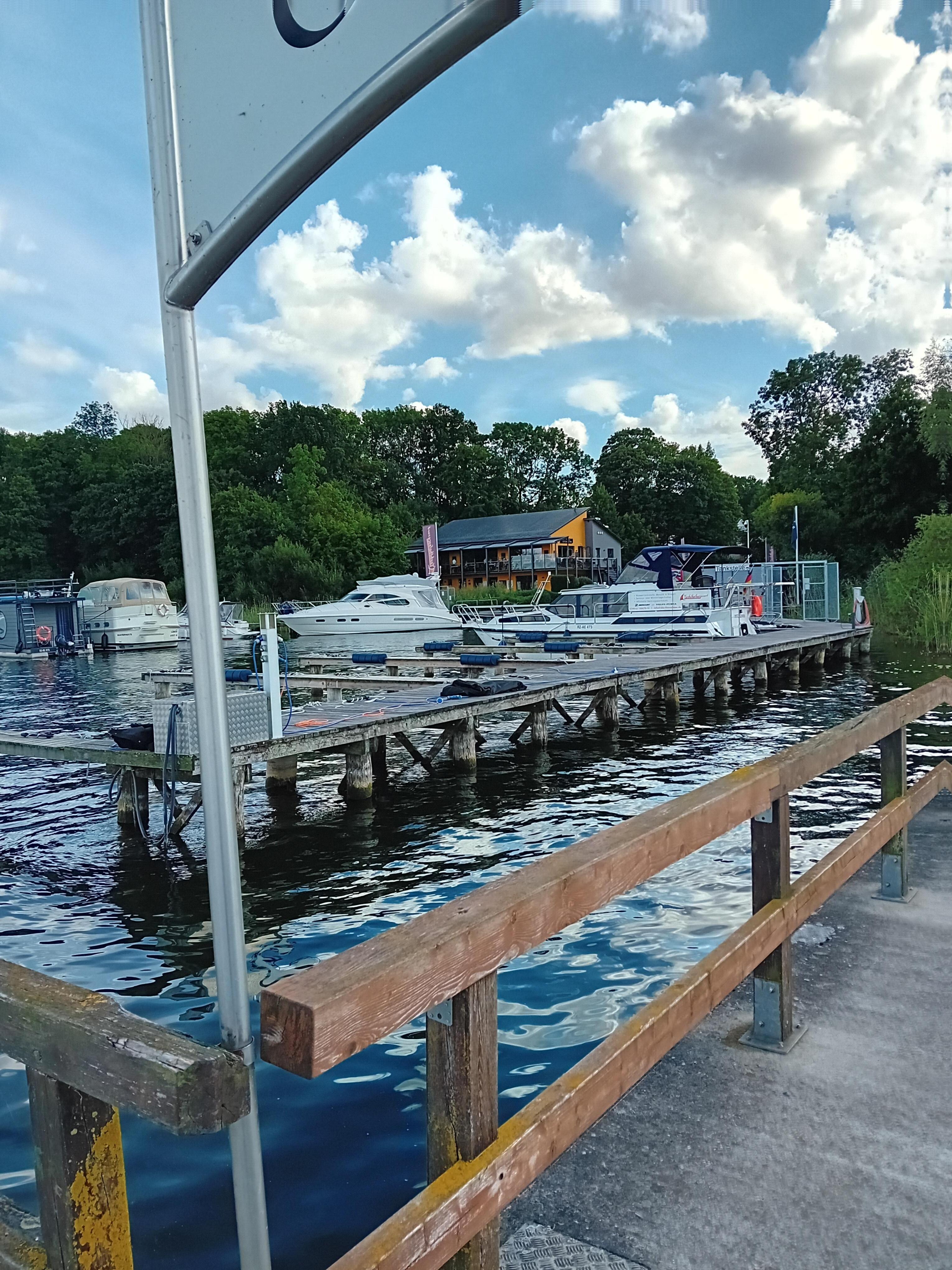 Der Hafen war sehr schön. 