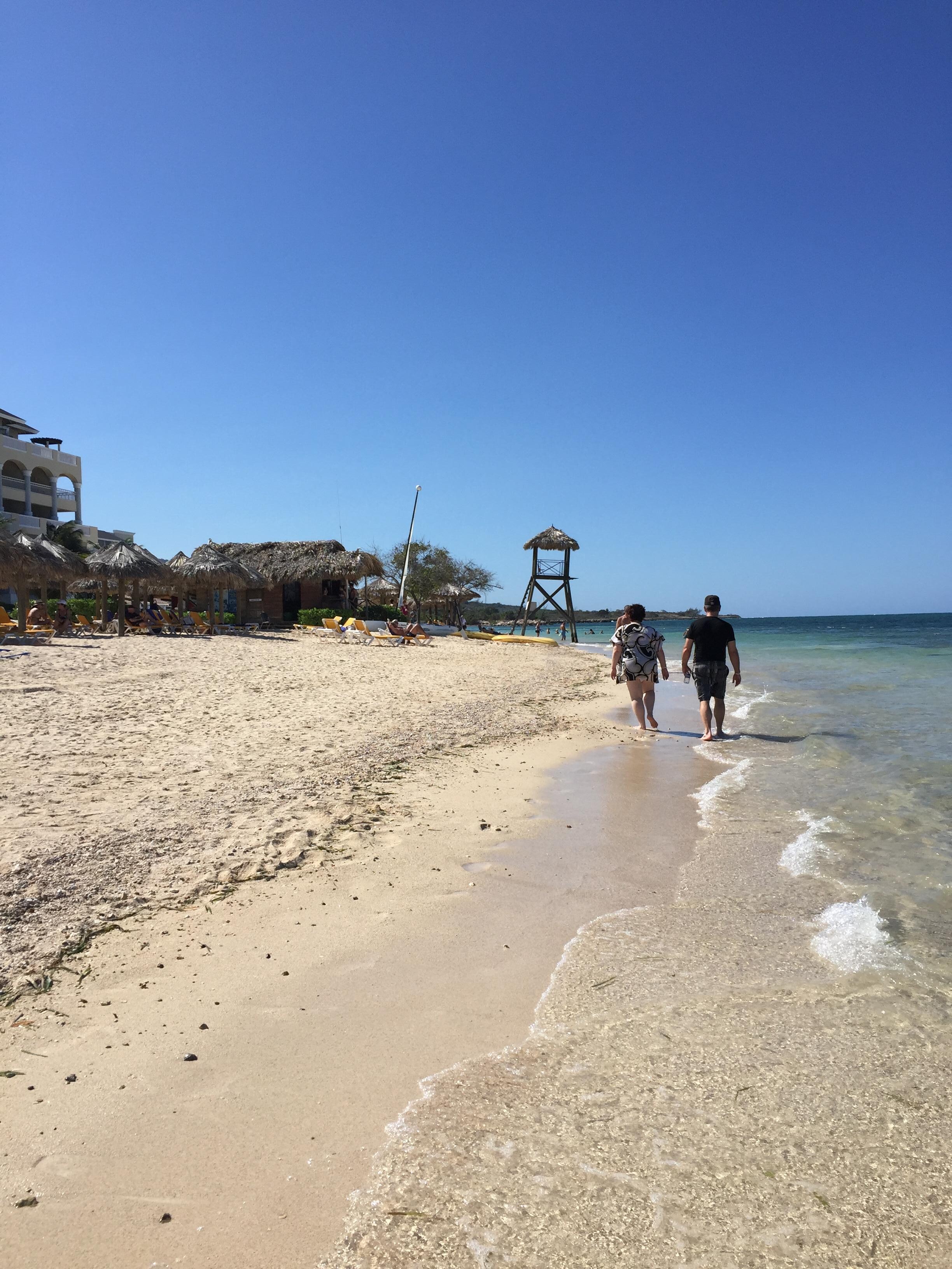 Relaxing in the sun and searching for starfish