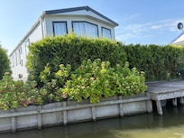 Chalet Jeff vom Wasser aus