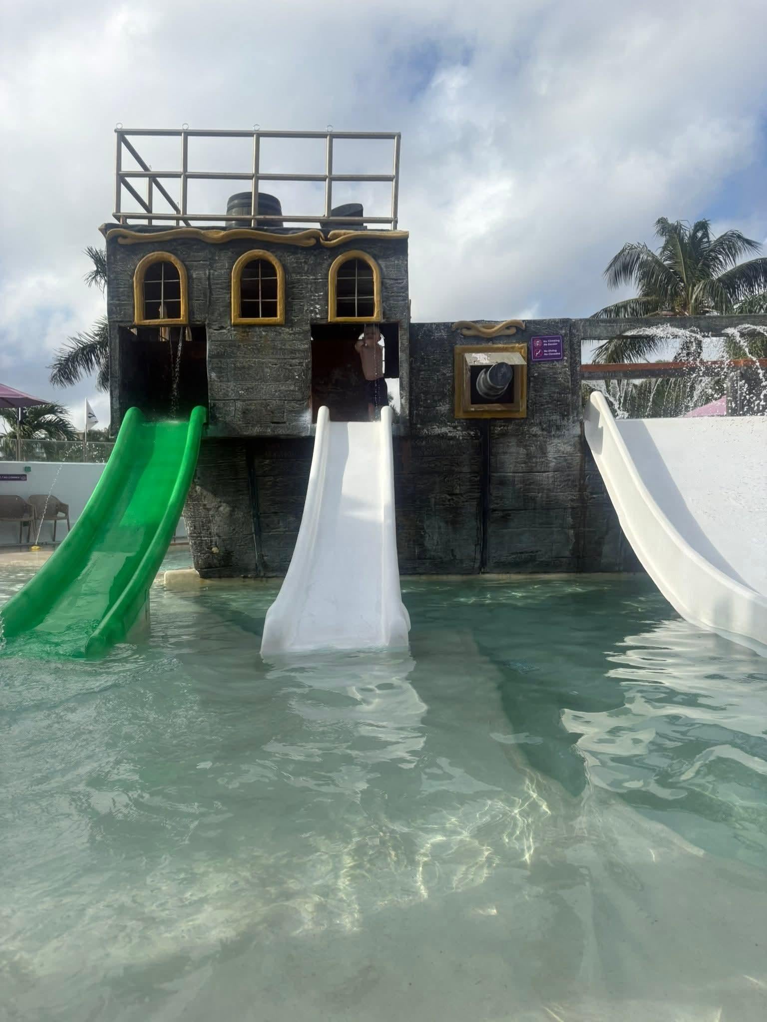 The kids loved the pirates ship and play area.