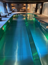 Piscine intérieure chauffée