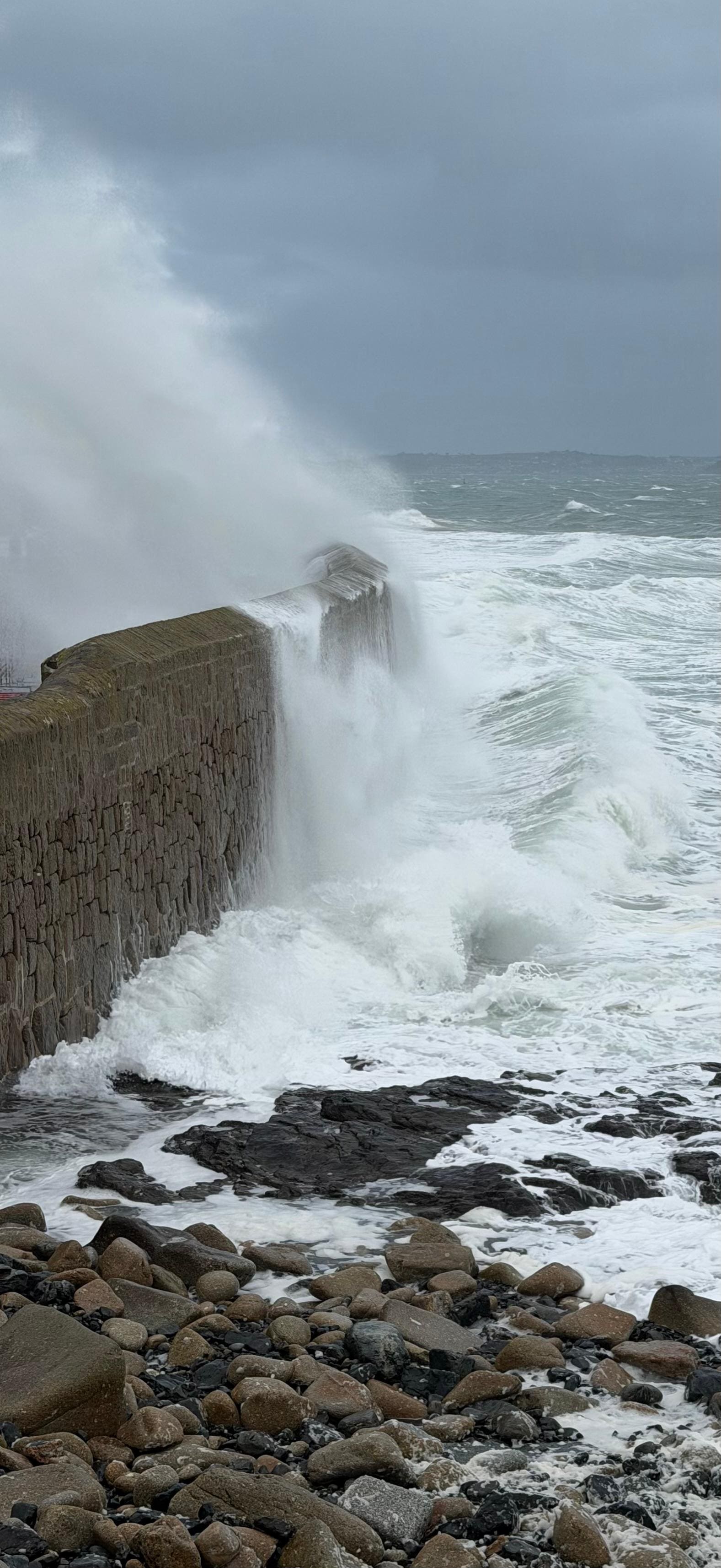 Walking along the harbour with the waves crashing was magnificent 